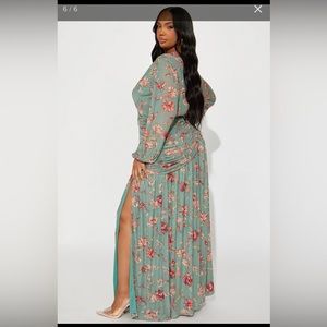 New Spring Floral Dress size Large. New with tags